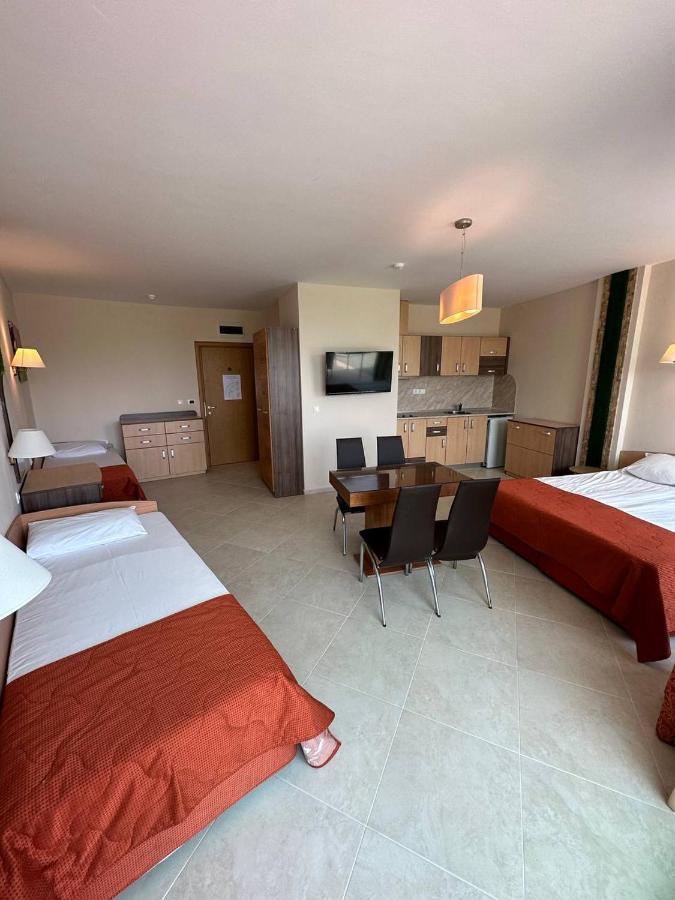 Briz Beach Apartments - Section B 阳光海滩 外观 照片